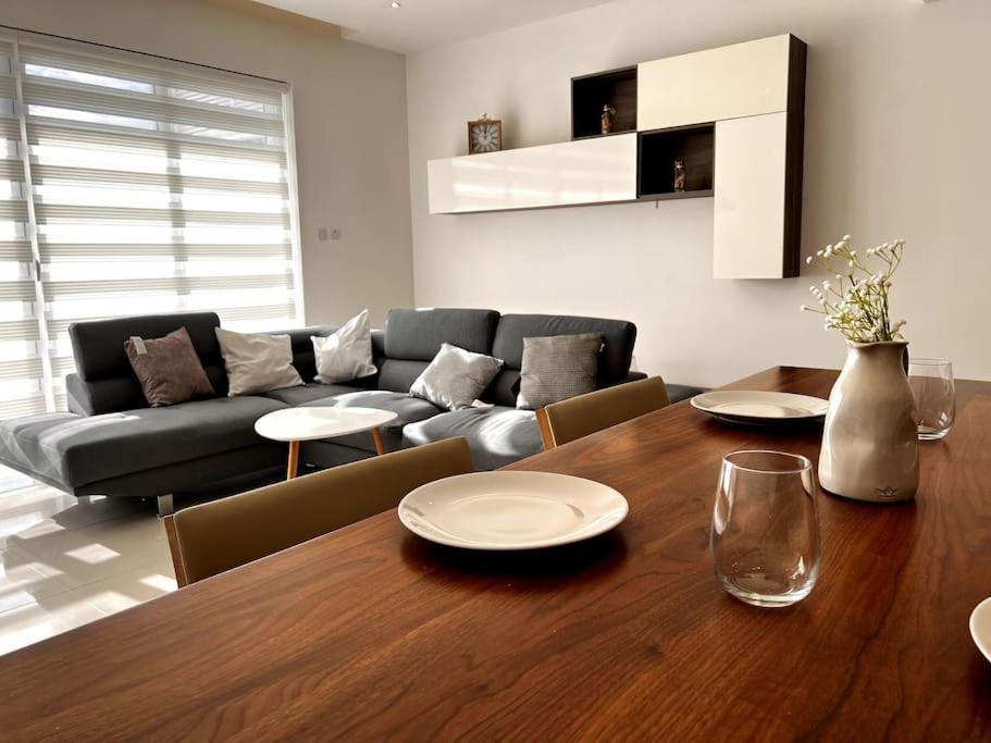 מרסשלוק Viewline Seaview Modern 3 Bedroom Apartment מראה חיצוני תמונה